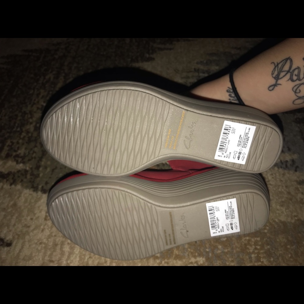 Clarks! - Picture 5 of 5